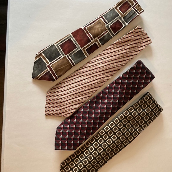 Assorted ties group of 4 - Picture 1 of 8